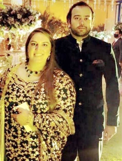 شادی کے بعد بختاور کی شوہر کےہمراہ پہلی تصویر منظرعام پر ایکسپریس اردو