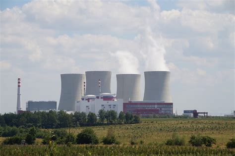 Jaderná elektrárna temelín, obecně často nazývaná temelín (zkratkou ete, dříve také jete nebo jet), je elektrárna s největším instalovaným výkonem v česku, jedna ze dvou českých jaderných elektráren. Jaký je aktuální vývoj a trendy v české jaderné energetice?