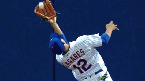 Total Pro Sports Juan Lagares Makes Amazing Over The Head