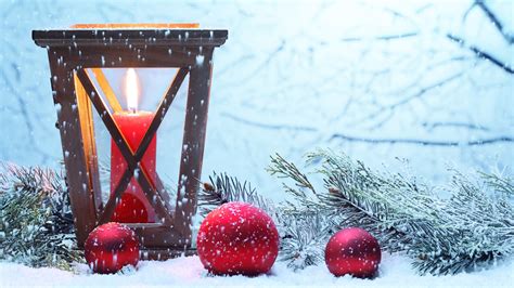 Download Wallpaper 1600x900 Red Christmas Balls Candle Flame Snow