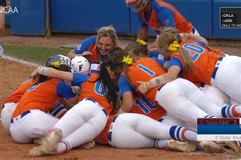Florida Hits Walk Off Homer To Advance To Womens College World Series