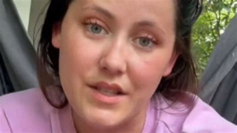 teen mom star jenelle evans has wardrobe malfunction as she goes braless in new pic showing off