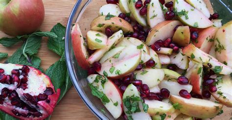 Mint Apple And Pomegranate Salad Recipe Upmc Myhealth Matters