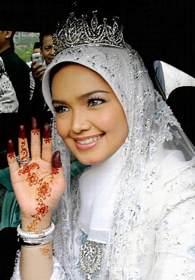 Corak inai yang boleh bakal pengantin pakai untuk majlis kahwin. Seni Inai: Inai Perkahwinan Syahida pada 6/12/2010 ...