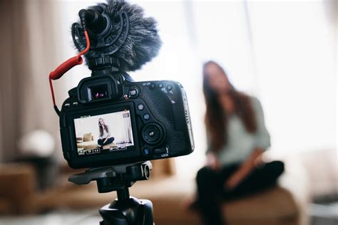 How To Become A Successful Vlogger On Youtube Inosocial