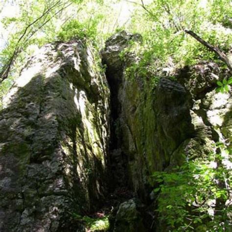 A tourist destination with a number of sights and activities, the village is located in a basin surrounded by nearby mountains. Kerteskői-szurdok - Bakonybél Önkormányzati Weboldala - Információ