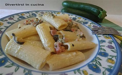 Check spelling or type a new query. Pasta con zucchine e speck