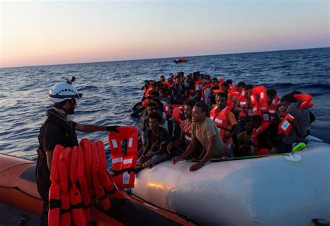 More Than 1100 Migrants Rescued In Mediterranean Sea Pbs Newshour