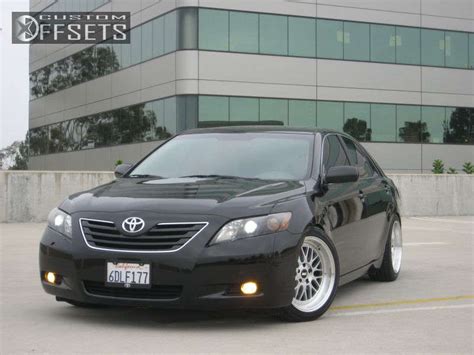 2009 Toyota Camry With 18x85 30 Str 601 And 22545r18 Sumitomo Htr As