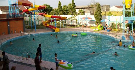 Weekend (sabtu, minggu dan hari libur). Dumilah Water Park ( wahana air dan taman di jantung kota madiun ): Water Boom