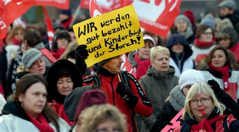 Berlins Erzieher ziehen bei Minusgraden zum Streik - B.Z. – Die Stimme