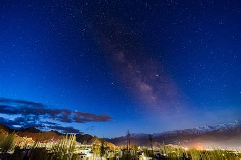 Premium Photo Panorama Of Arching Milky Way Galactic Center Over The