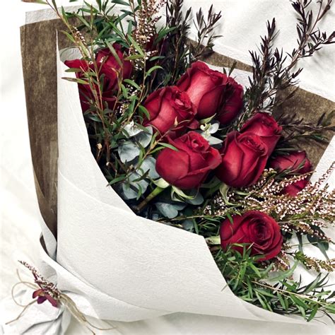 Romantic Dozen Red Roses Floral Affairs Send Red Roses To Sunshine