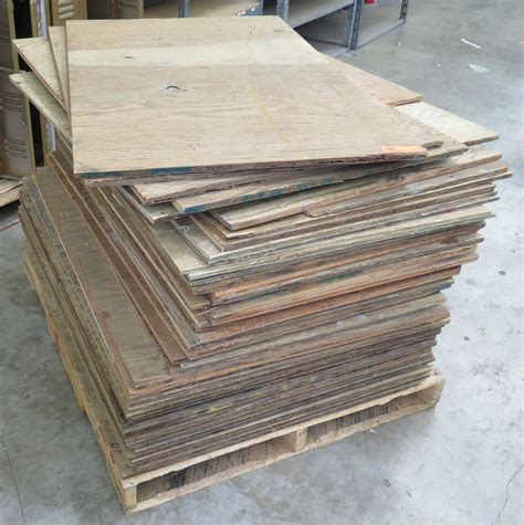 Pallet Multiple Plywood Sheets 36x30 Oahu Auctions