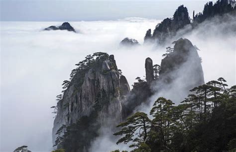 Huangshan Mountain In Sea Of Clouds Cn