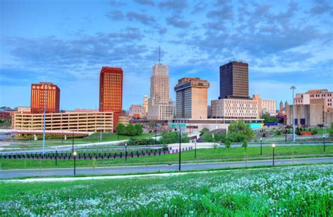 60 Akron Ohio Skyline Stock Photos Pictures And Royalty Free Images