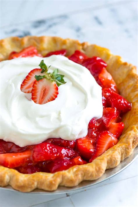 simple fresh strawberry pie
