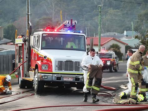 Tasmania Fire House Car Go Up In Flames On Tecoma Rd Risdon Vale The Mercury