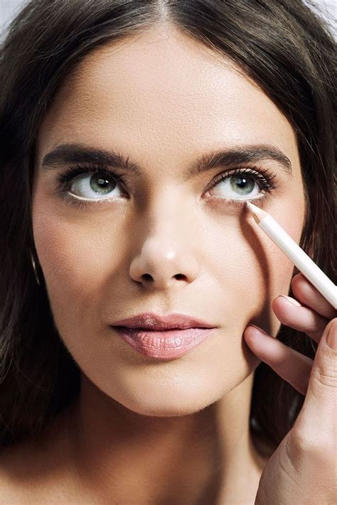 5 Ways To Make Your Eyes Look Bigger Makeup Tips For Older Women White Eyeliner Waterline