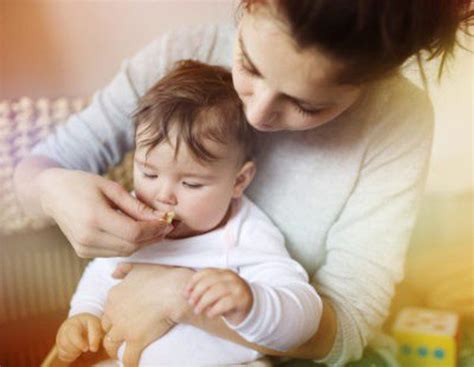 Cómo Y Cuando Introducir Alimentos Sólidos En La Dieta De Un Bebé