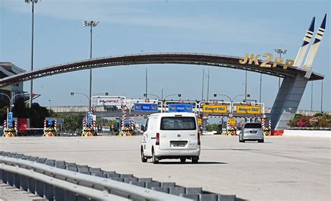 The overall length of the bridge is 24 km (15 miles) and length over water is 16.9 km (10.5 miles). Thumbs up for cheaper toll | The Star Online