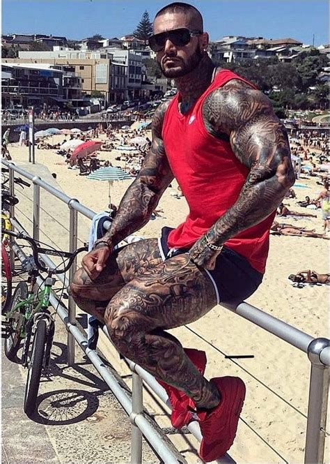 Tattooed Gym Junkie Poses With Gold Ak 47s And Flashes His Gold Teeth Why We Train