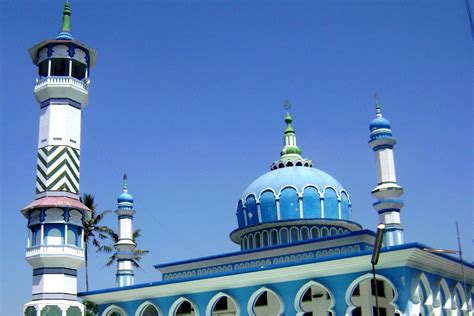 Gambar Arsitektur Bangunan Menara Agama Tengara Tempat Beribadah Iman Mesjid Islam