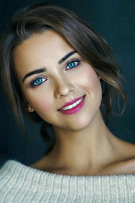 This Is Blue Eyes Combination In 2020 Beautiful Women