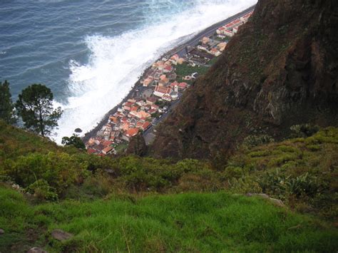 The population in 2011 was 204, in an area of 0.74 km². Paul do Mar - Wikipedia