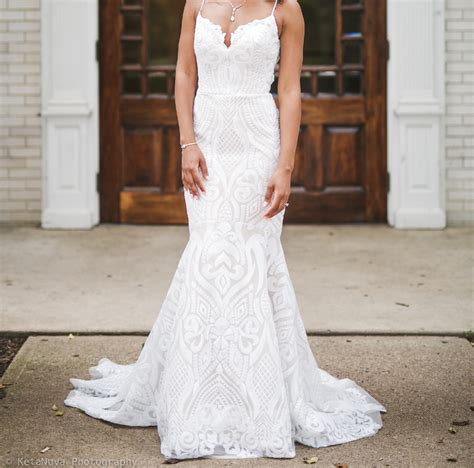 Hayley Paige West Gown Preowned Wedding Dress Save Stillwhite