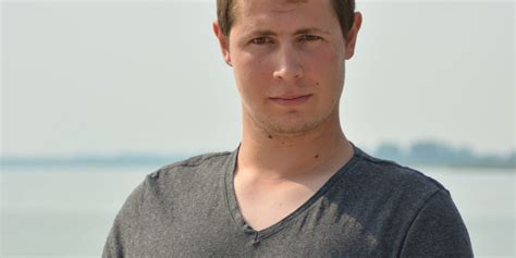 Wagenknecht führte die bundestagsfraktion von 2015 bis 2019 zusammen mit dietmar bartsch, kandidierte dann aber nach. „Sahra Wagenknecht ist interessant": Nico Jahnke (23) von ...