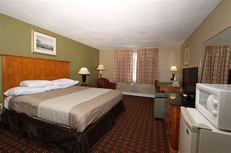 9.2 superb 6827 reviews for hotel with jacuzzi. The Best 15 Pics Of Budget Inn Syracuse Ny Airport And ...