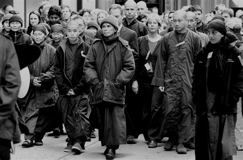 Tương thích với hệ điều hành: "Compassion is not sitting in your room; it's actually ...