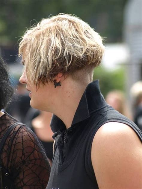 Buzzed nape bob haircut before and after. blonde bob with buzzed nape | Buzz cut, Shaved nape, Model hair