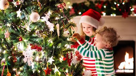 Nombres franceses para niños y niñas. Árbol de Navidad: El decálogo para que sea seguro para los ...