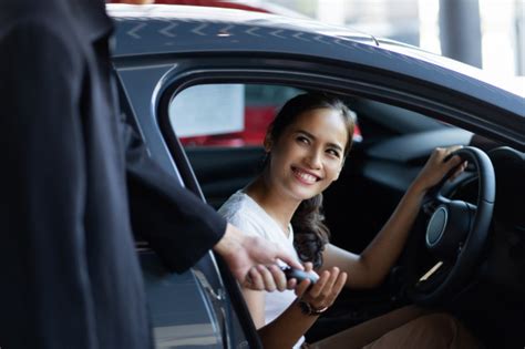 Menggunakan kenderaan tanpa cukai jalan adalah satu kesalahan lalulintas yang berat. Beli Kereta Baru atau Kereta Terpakai: Mana Yang Lebih ...