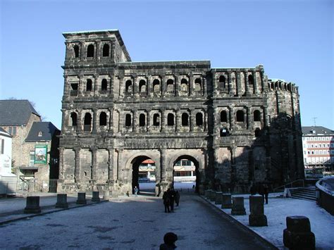 Ob sie sich die alte römerstadt trier oder die reizvolle umgebung anschauen, durch die weinberge der flusstäler mit dem rad oder motorrad fahren, über die höhen oder durch die wälder wandern oder ihre arbeit einen aufenthalt in der region notwendig. Impressionen Hotel & Trierer Umgebung - Haus am Berg