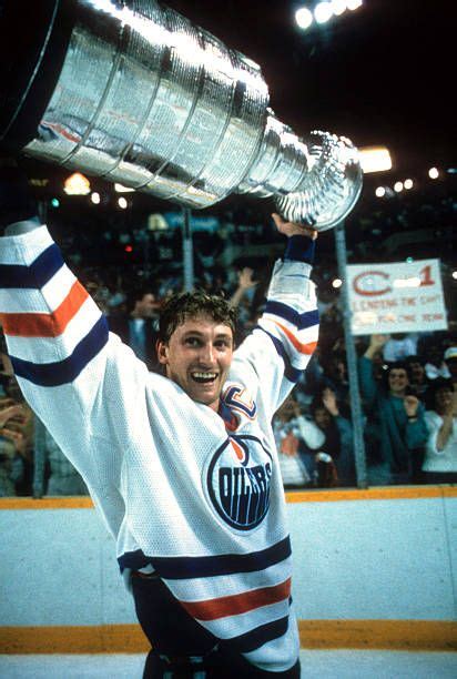 7703 Wayne Gretzky Photos And Premium High Res Pictures Getty Images