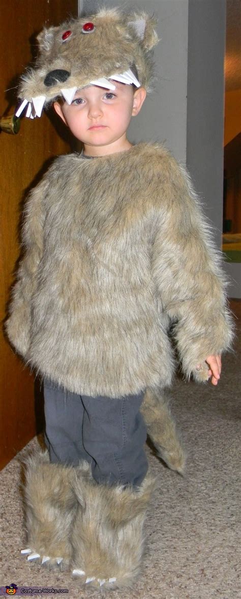 Werewolf costume with simple animatronic wagging tail. Homemade Big Bad Wolf Costume - Photo 4/7