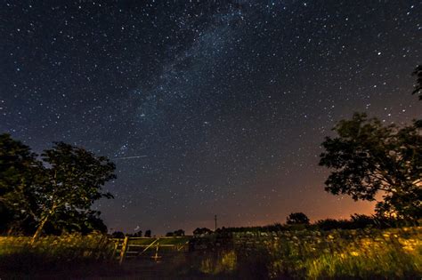 How To Turn A Night Time Walk Into A Chance To Grab Magnificent Images
