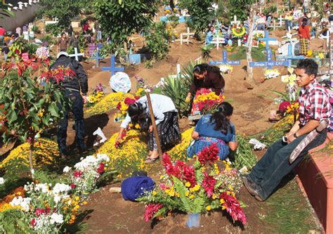 Día De Los Muertos A Celebration Of Life In Guatemala Revue Magazine