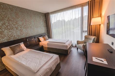 This bed is perfect for a great rest anywhere. Doppelzimmer Standard Mit Twin Betten Picture Of Hotel Paul S