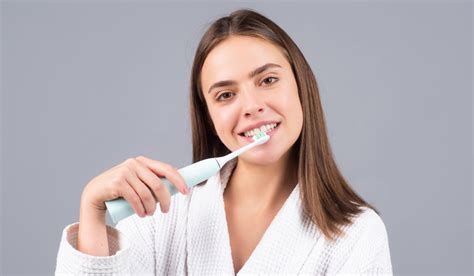 Should You Rinse After Brushing Your Teeth Cavitiesgetaround