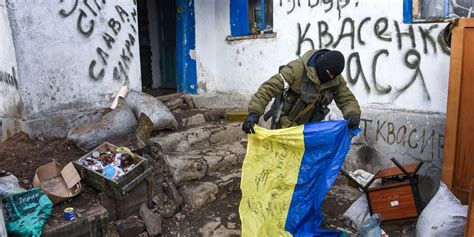 Pro Russian Rebels Advance In Eastern Ukraine Fighting Intensifies Huffpost