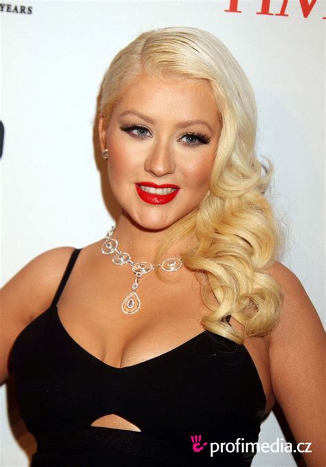 christina aguilera hairstyle easyhairstyler