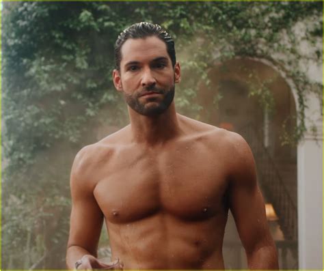 Tom Ellis Bares His Hot Chiseled Abs For Lucifer Date Announcement