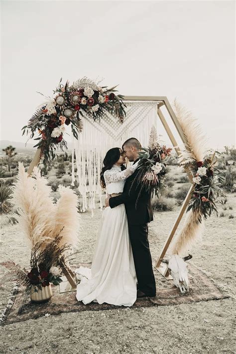 Trendy Feathery Pampas Grass And Geometric Wedding Altar Ideas For 2018