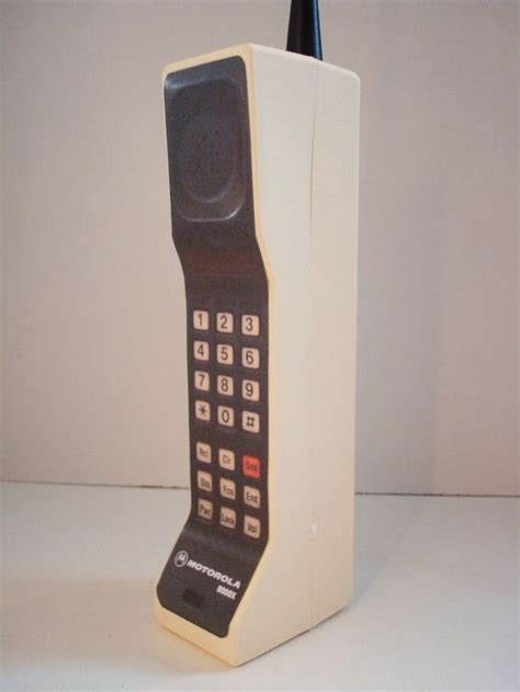 1980s Style Vintage Brick Cell Mobile Phone Prop Motorola Dynatac