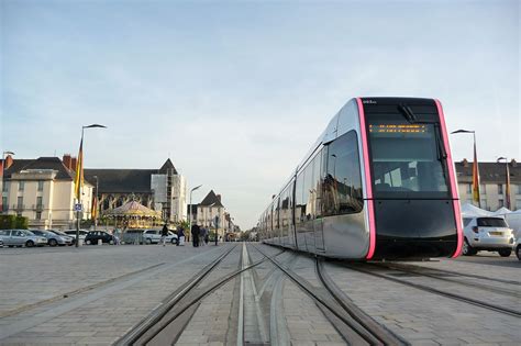 Le Tramway De Tours The Worlds Most Beautiful Tramway Transport