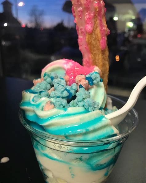 This Churro Bar In Toronto Serves Up The Most Delicious Looking Churro